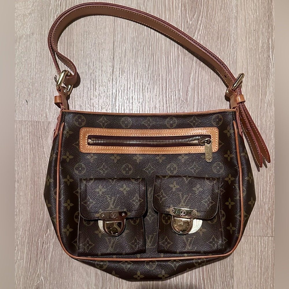 ⭐️LOUIS VUITTON Monogram Hudson Signature Logo Purse⭐️